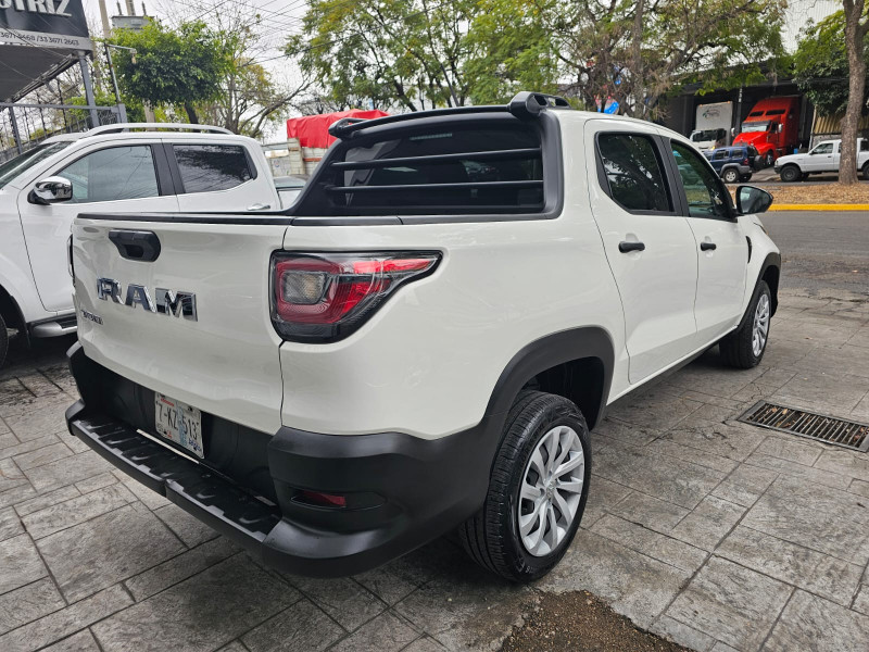 Dodge Ram 700 Cabina Extendida 2023