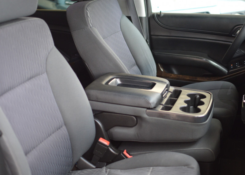 Chevrolet Suburban LS 2015