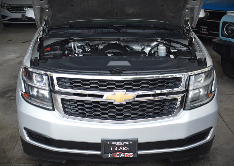 Chevrolet Suburban LS 2015