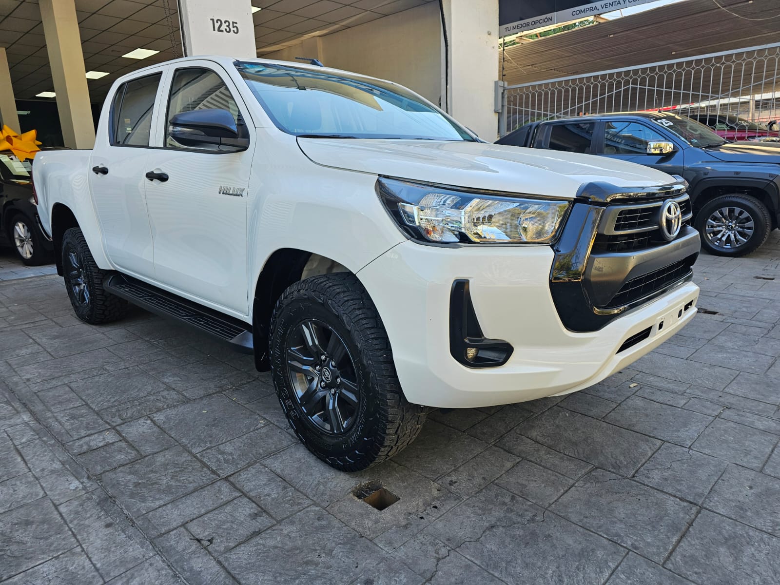Toyota Hilux SR 2021