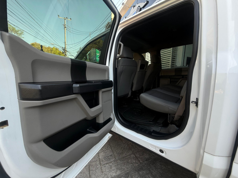 Ford F150 XL Crew Cab.4X4, a/ac., VE, CD 2020