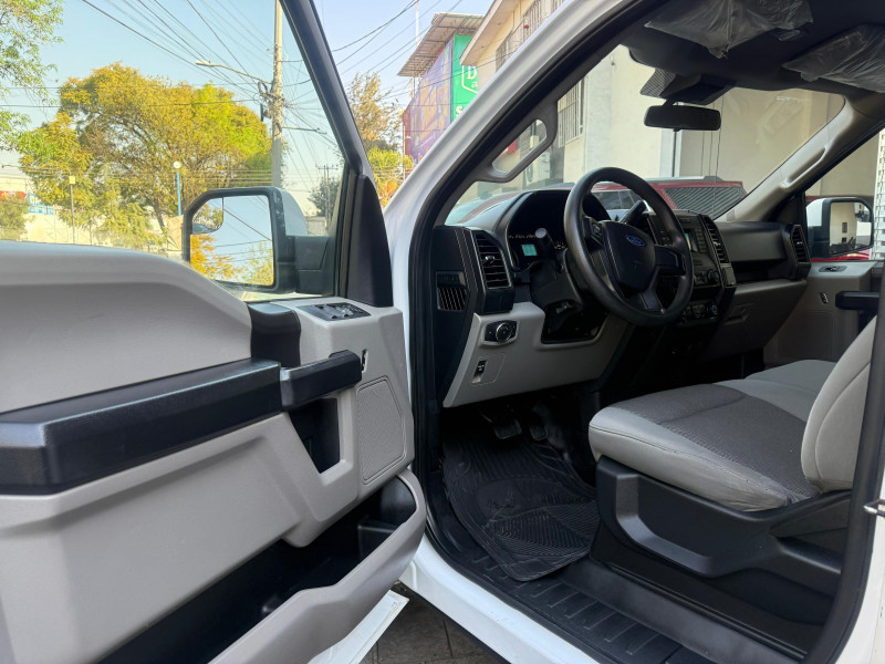 Ford F150 XL Crew Cab.4X4, a/ac., VE, CD 2020