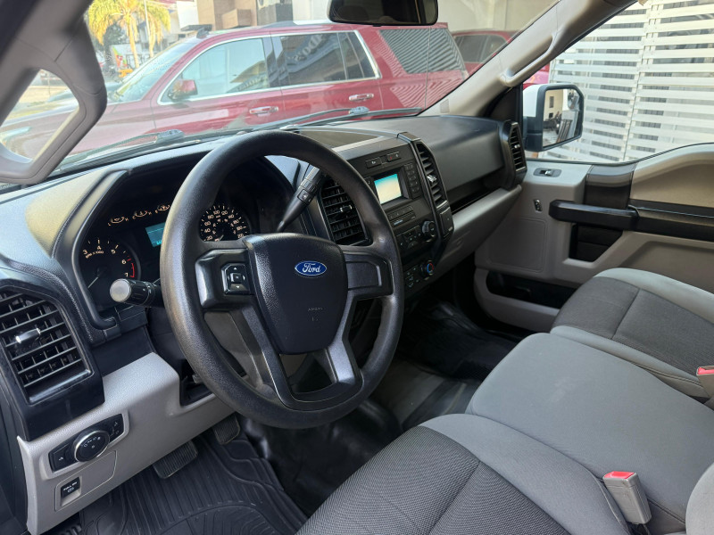 Ford F150 XL Crew Cab.4X4, a/ac., VE, CD 2020