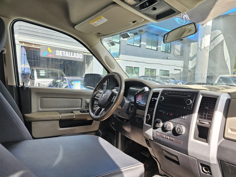 Dodge Ram 2500 V8 Heavy Duty 4x4 V8 2012