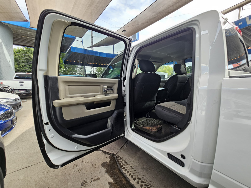 Dodge Ram 2500 V8 Heavy Duty 4x4 V8 2012