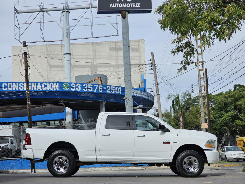 Dodge Ram 2500 V8 Heavy Duty 4x4 V8 2012
