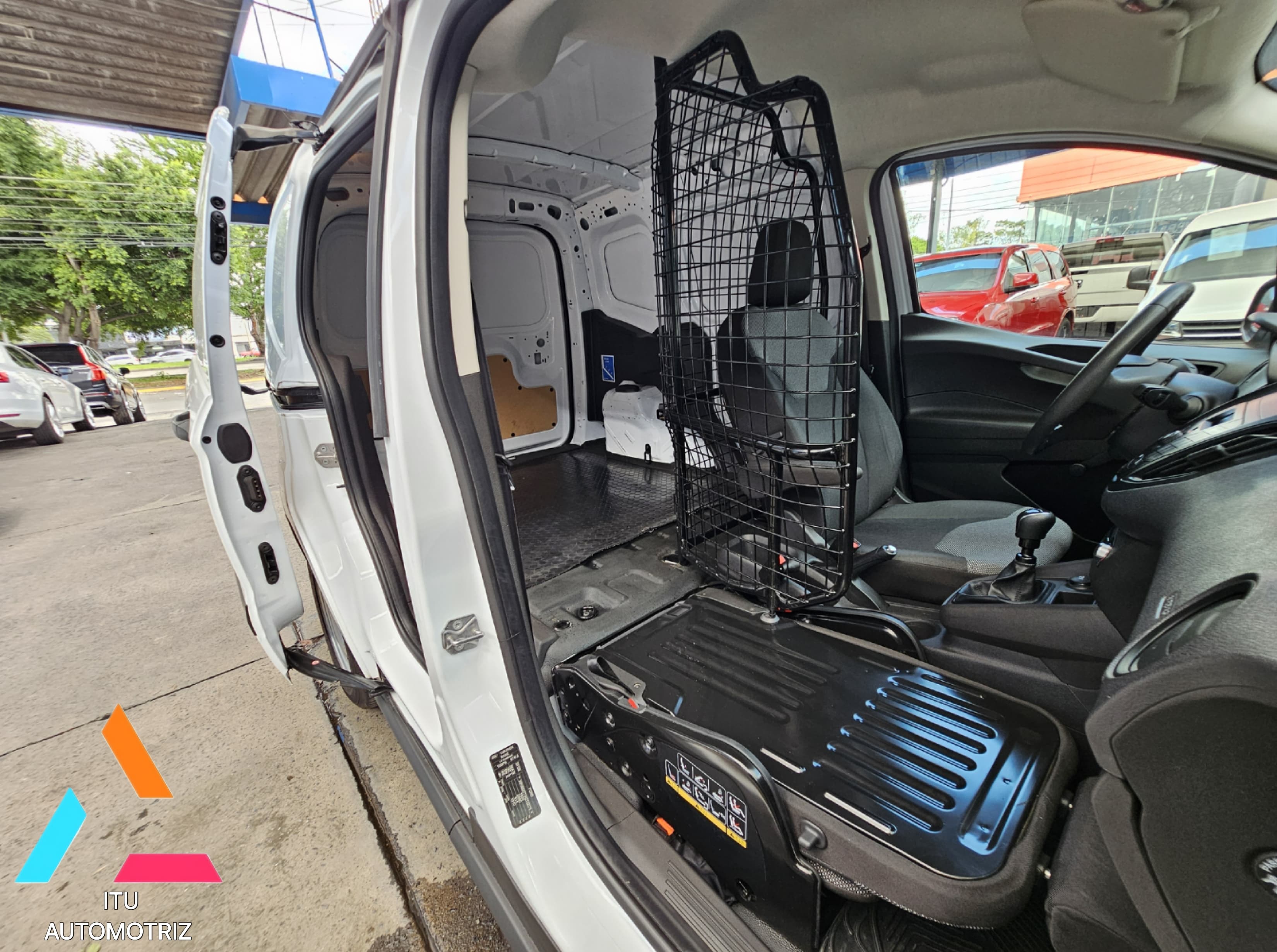 Ford Transit Courier 2022