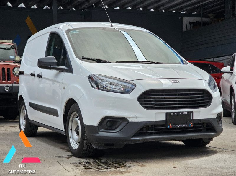 Ford Transit Courier 2022