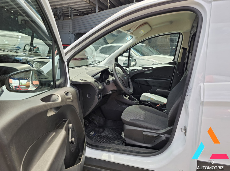 Ford Transit Courier 2022