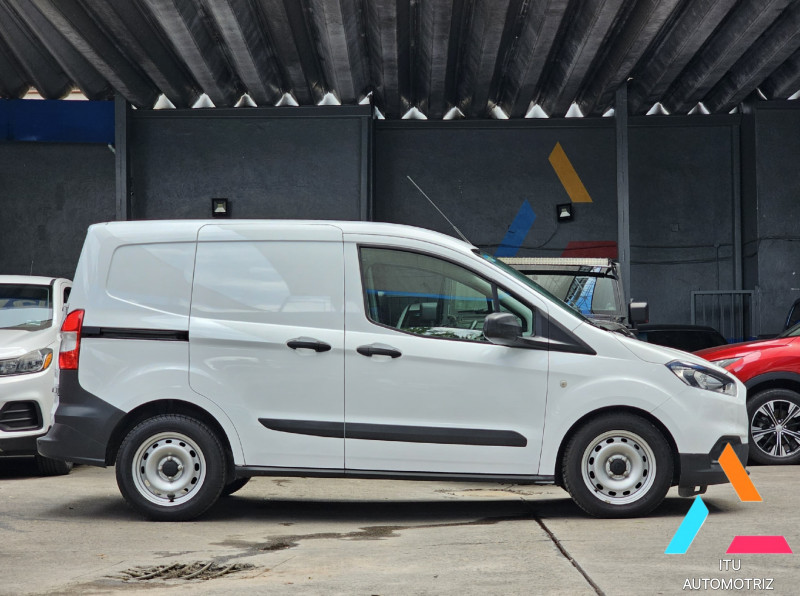 Ford Transit Courier 2022