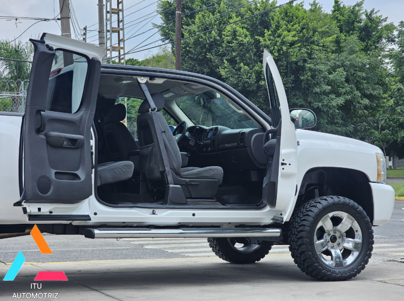 Chevrolet Silverado 2500 Cabina y Media 4x4 V8 2009