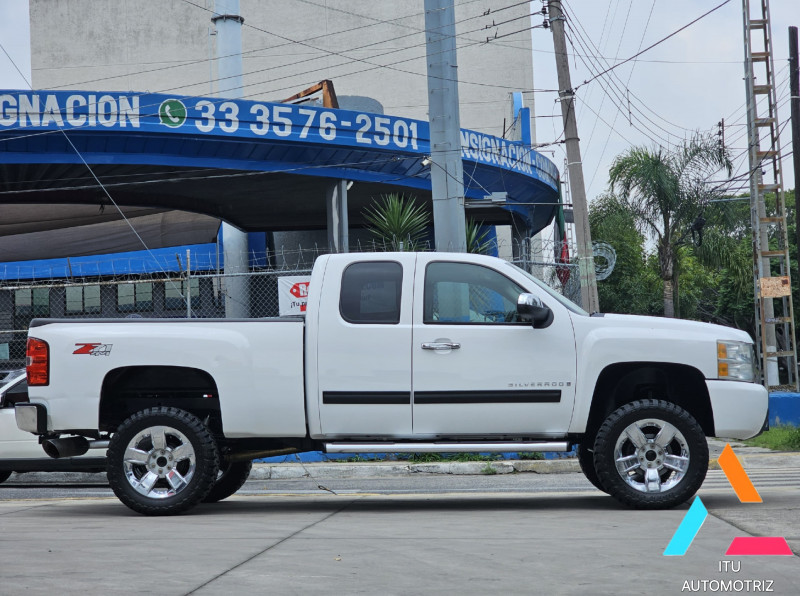 Chevrolet Silverado 2500 Cabina y Media 4x4 V8 2009
