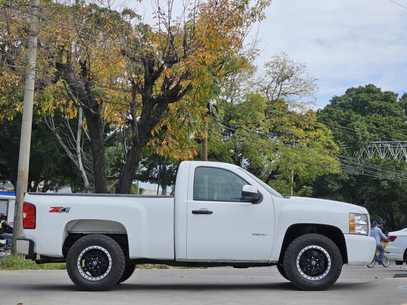 Chevrolet Silverado 2500 Silverado 2500 LS, 2013