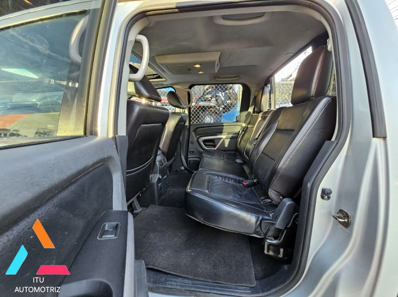 Nissan Frontier Titan SL Texas 4x4 2015