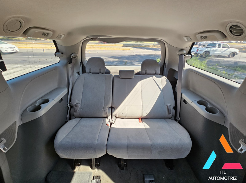 Toyota Sienna CE 2015