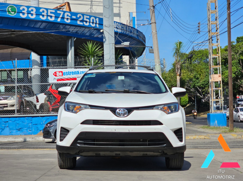 Toyota RAV4 LE 2018