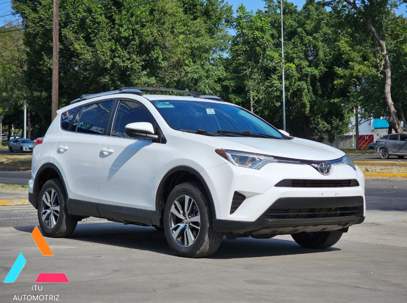 Toyota RAV4 LE 2018