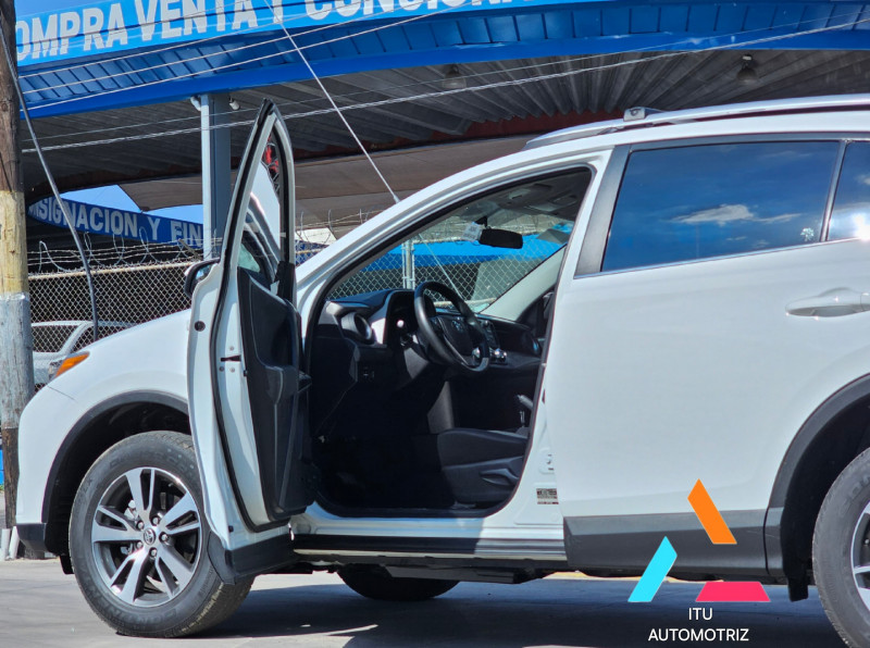 Toyota RAV4 LE 2018