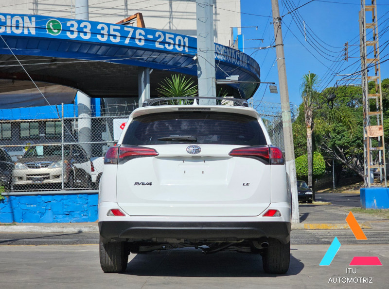 Toyota RAV4 LE 2018