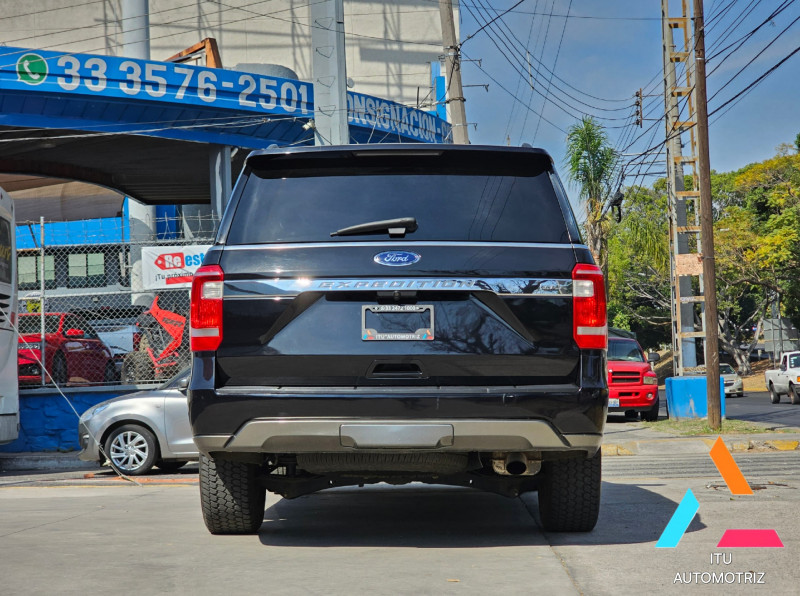 Ford Expeditión Max XLT 2019