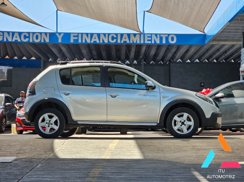 Renault Sandero HB Sandero Dynamique y GT Line 2015