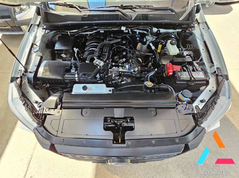 Nissan Frontier SE TM 2024