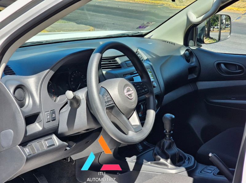 Nissan Frontier SE TM 2024