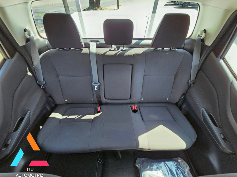 Nissan Frontier SE TM 2024