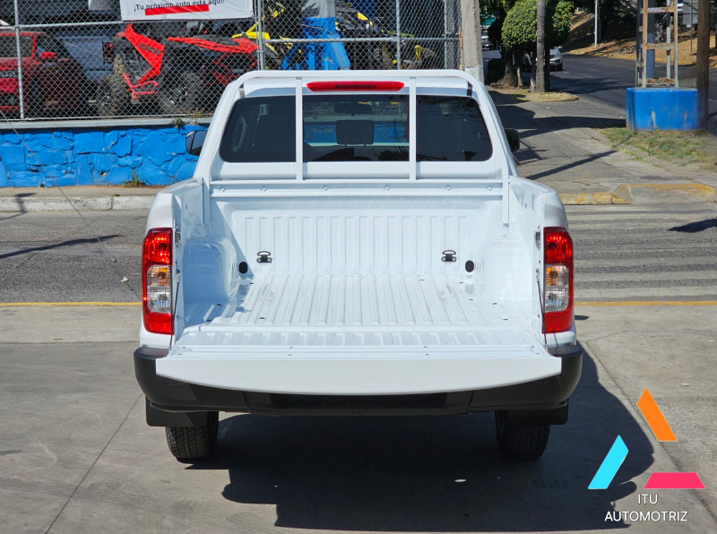 Nissan Frontier SE TM 2024