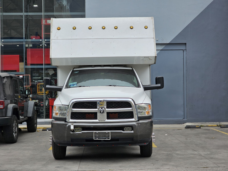 Dodge Ram 4000 RD Caja Seca Grande 2017