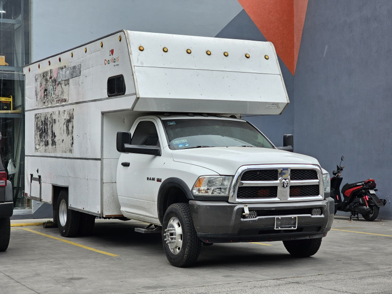 Dodge Ram 4000 RD Caja Seca Grande 2017