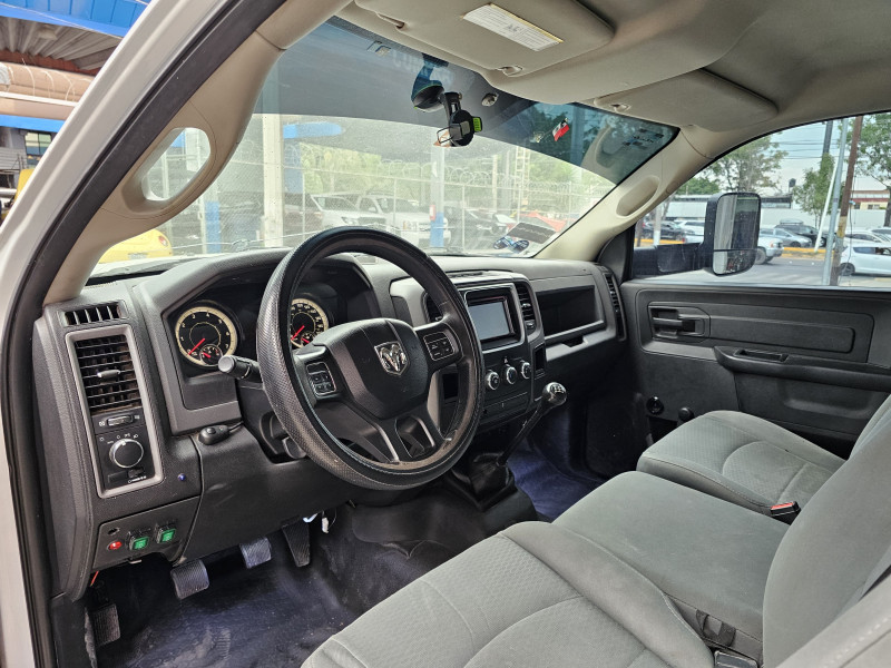 Dodge Ram 4000 RD Caja Seca Grande 2017