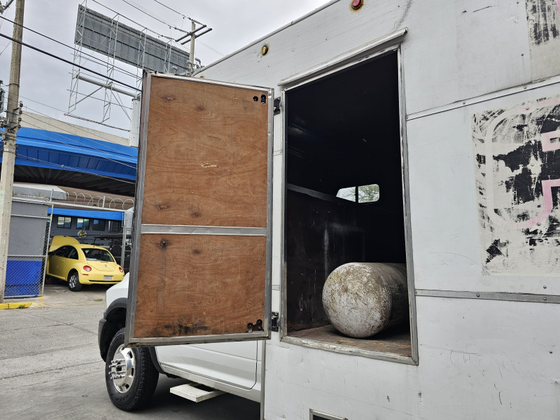 Dodge Ram 4000 RD Caja Seca Grande 2017