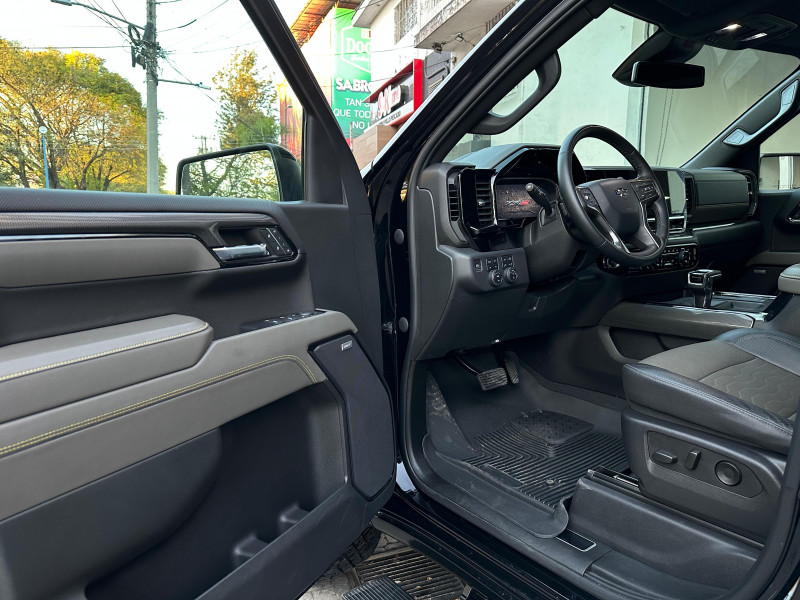 Chevrolet Cheyenne ZR2 2024