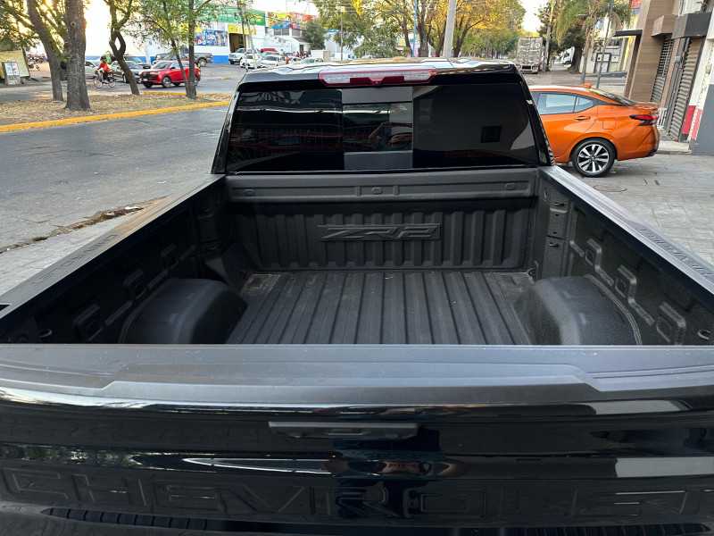 Chevrolet Cheyenne ZR2 2024