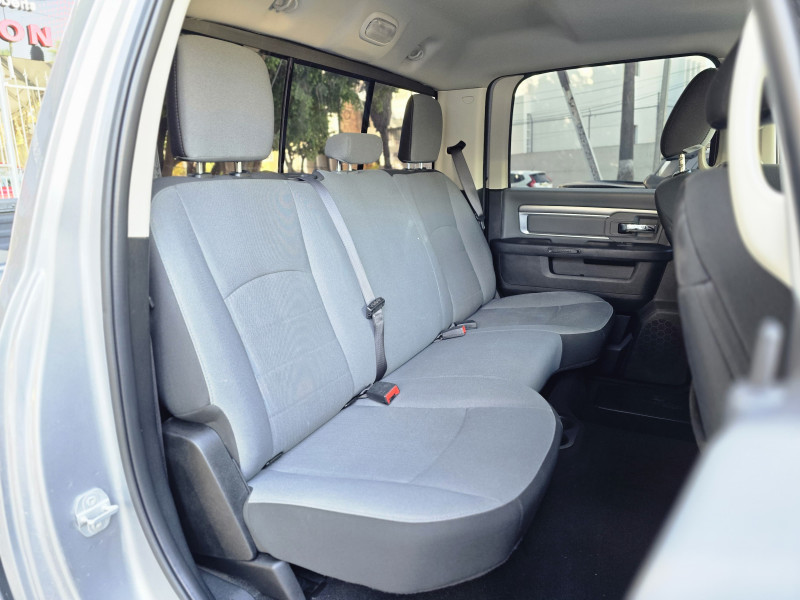 Dodge Ram 1500 Crew Cab SLT 2021