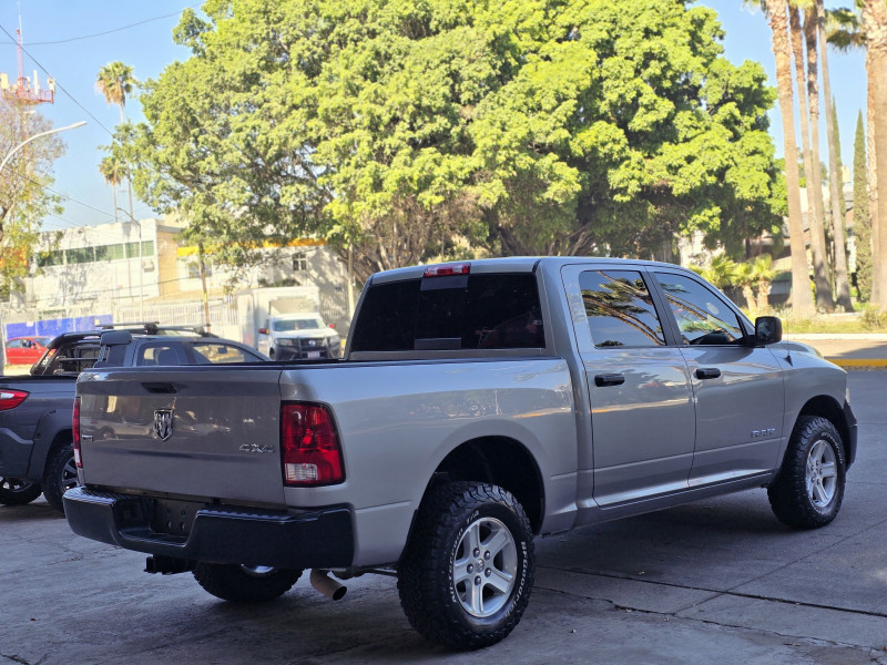 Dodge Ram 1500 Crew Cab SLT 2021