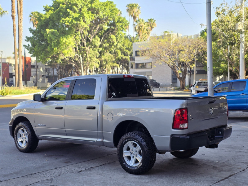 Dodge Ram 1500 Crew Cab SLT 2021