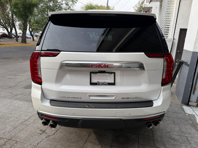 GMC Yukon DENALI CORTA 2023