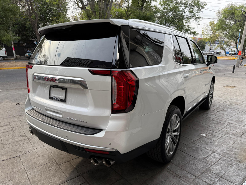 GMC Yukon DENALI CORTA 2023