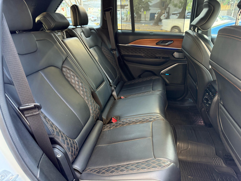 Jeep Grand Cherokee Summit, HEMI 2022