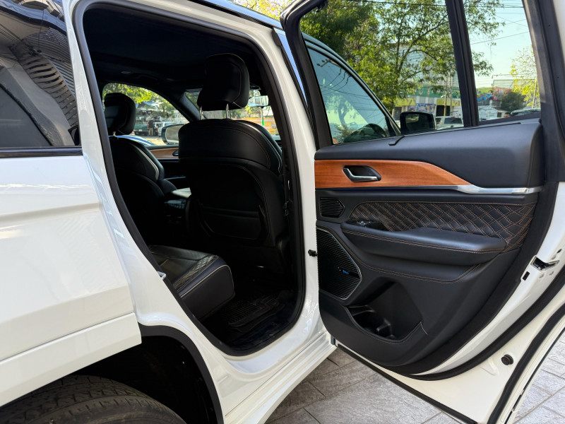 Jeep Grand Cherokee Summit, HEMI 2022