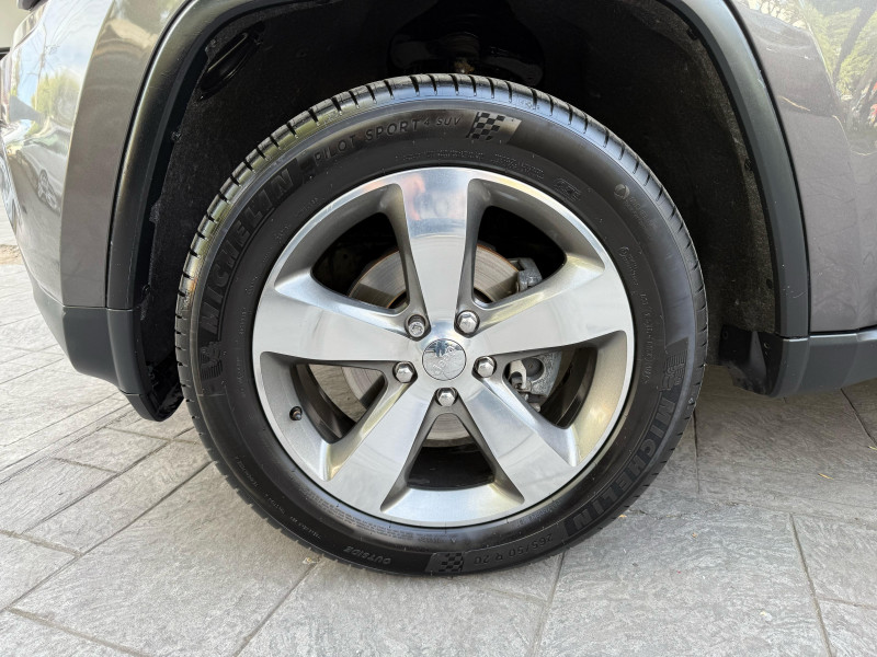 Jeep Grand Cherokee LIMITED V6 2015