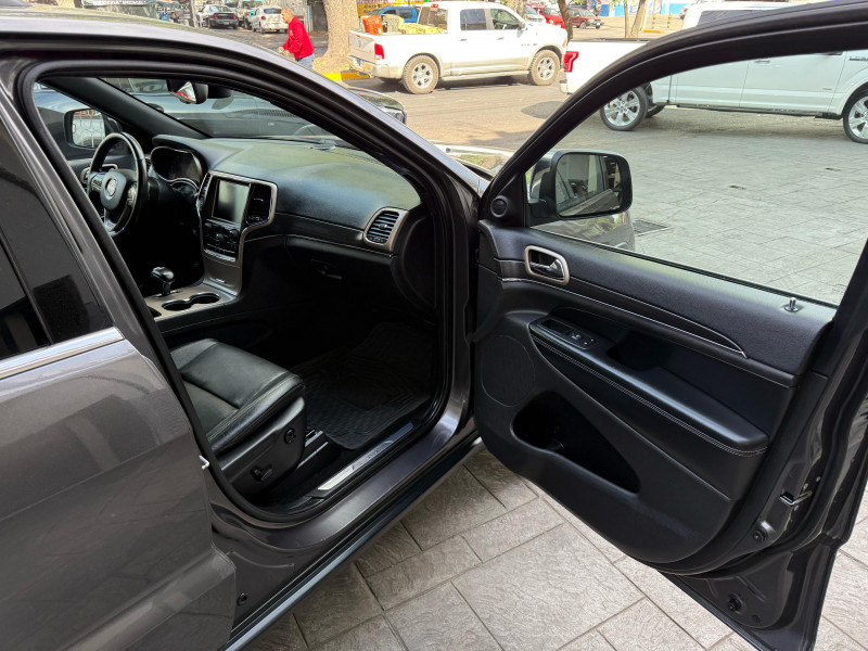 Jeep Grand Cherokee LIMITED V6 2015