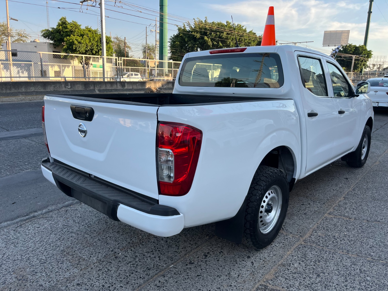 Nissan Np300 SE 2020