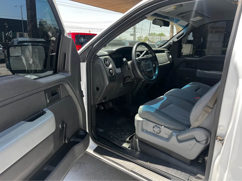 Ford F150 XL Cabina Regular,4x4 a/ac., CD 2013