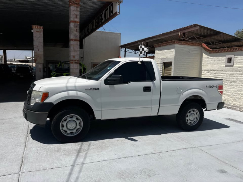 Ford F150 XL Cabina Regular,4x4 a/ac., CD 2013