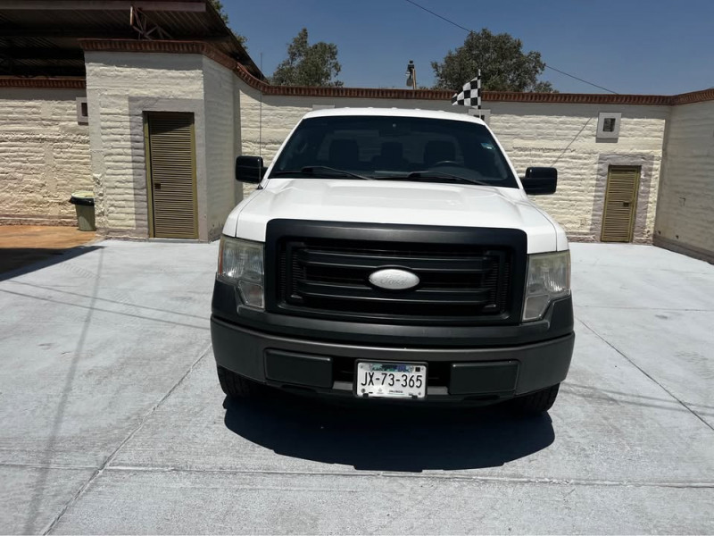 Ford F150 XL Cabina Regular,4x4 a/ac., CD 2013