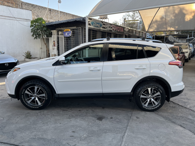 Toyota RAV4 XLE 2016