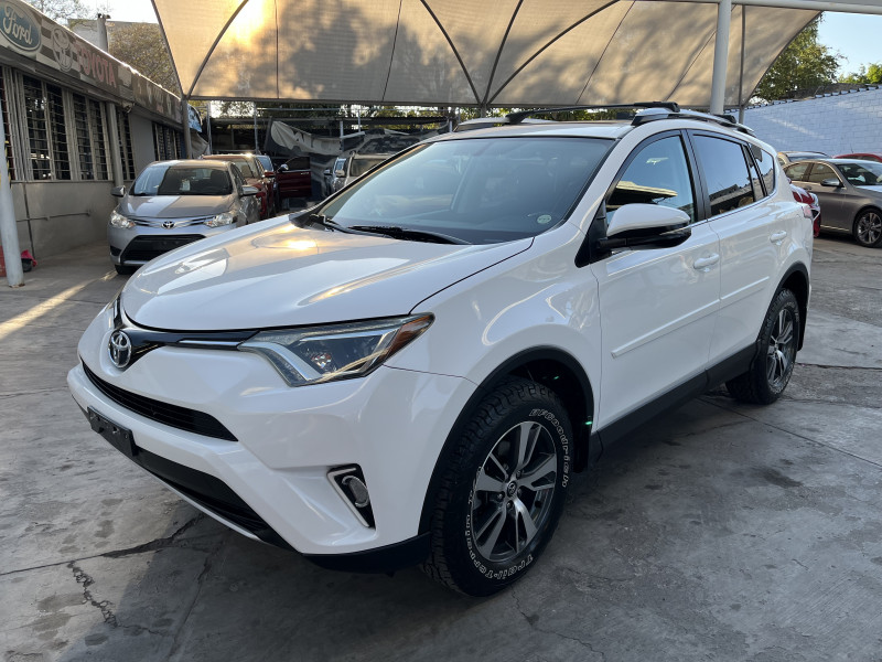 Toyota RAV4 XLE 2016